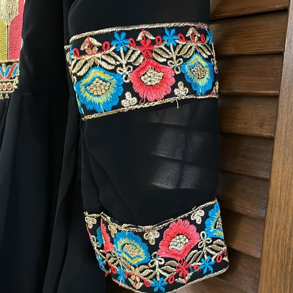 Women’s Black ethnic motifs embroidered maxi dress - Picture 6 of 6